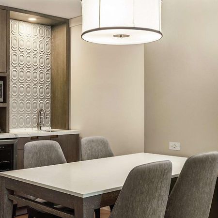 Отель Hilton Grand Vacations Club Chicago Magnificent Mile Экстерьер фото
