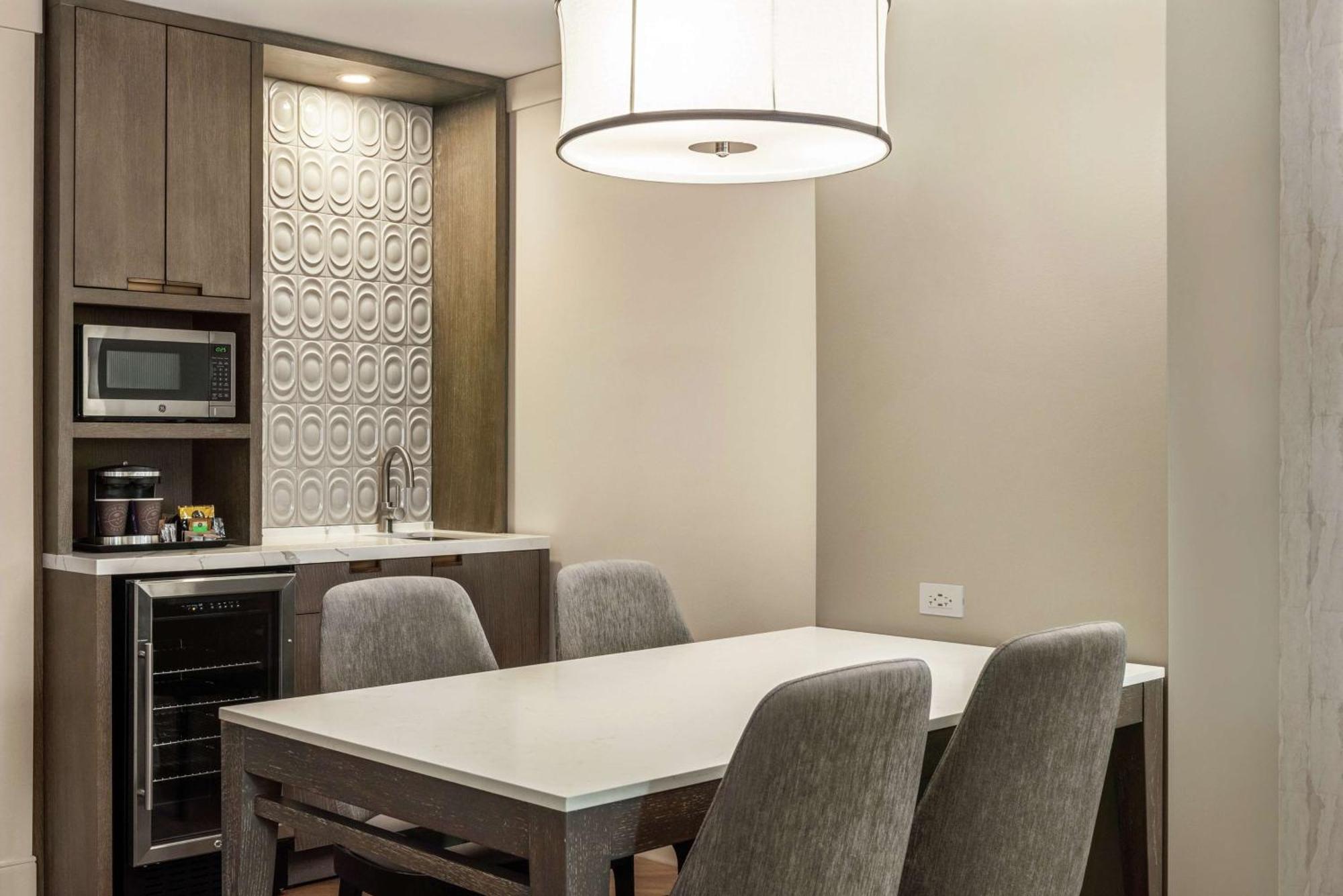 Отель Hilton Grand Vacations Club Chicago Magnificent Mile Экстерьер фото