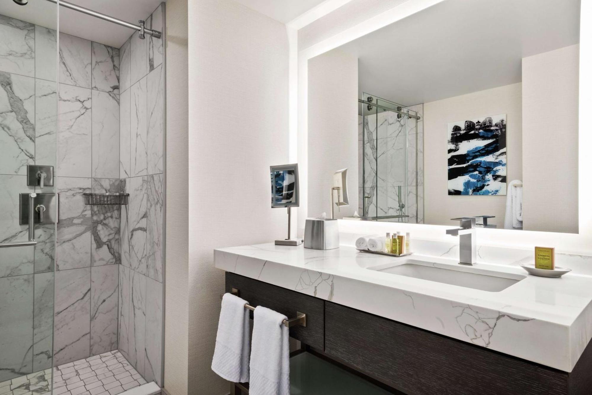 Отель Hilton Grand Vacations Club Chicago Magnificent Mile Экстерьер фото