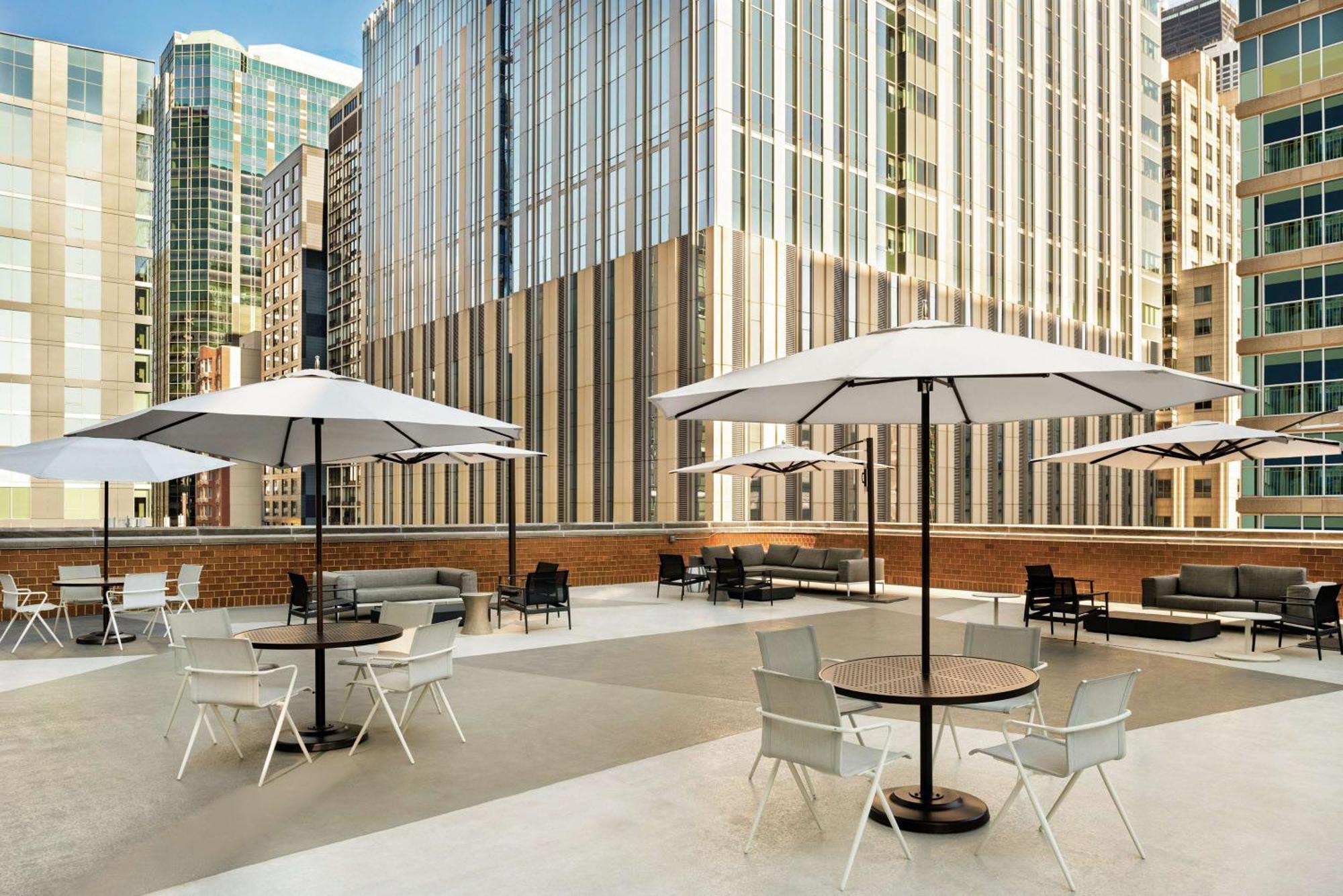 Отель Hilton Grand Vacations Club Chicago Magnificent Mile Экстерьер фото