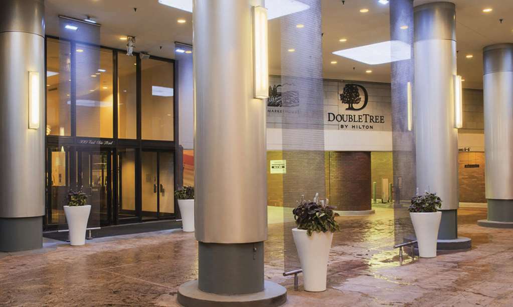 Отель Hilton Grand Vacations Club Chicago Magnificent Mile Интерьер фото