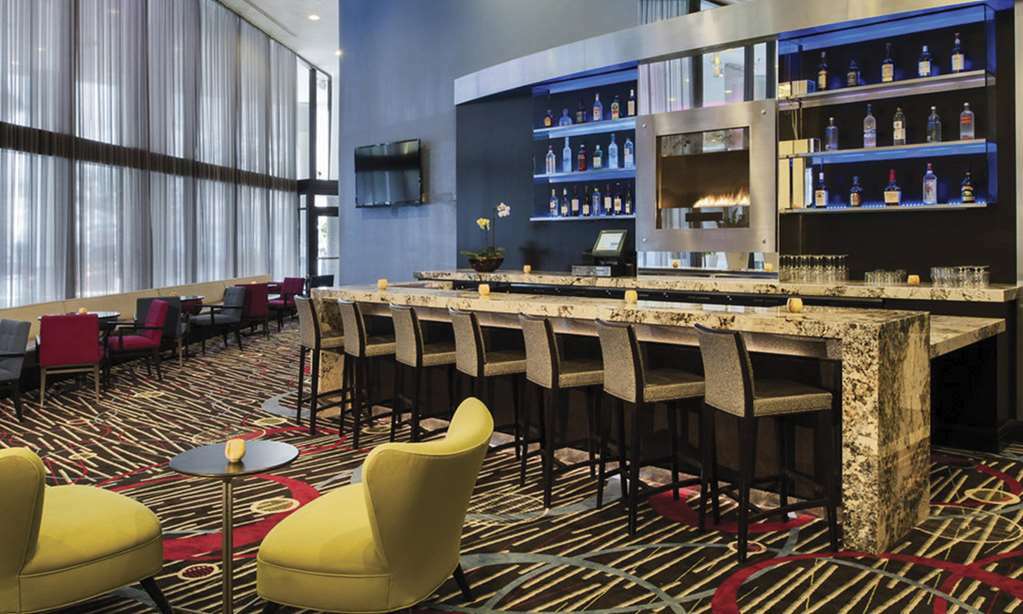 Отель Hilton Grand Vacations Club Chicago Magnificent Mile Ресторан фото